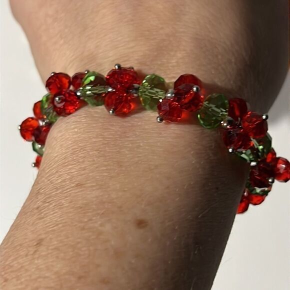 Bundle 3 for $15 Red And Green Beaded Stretch Bracelet - Picture 8 of 9